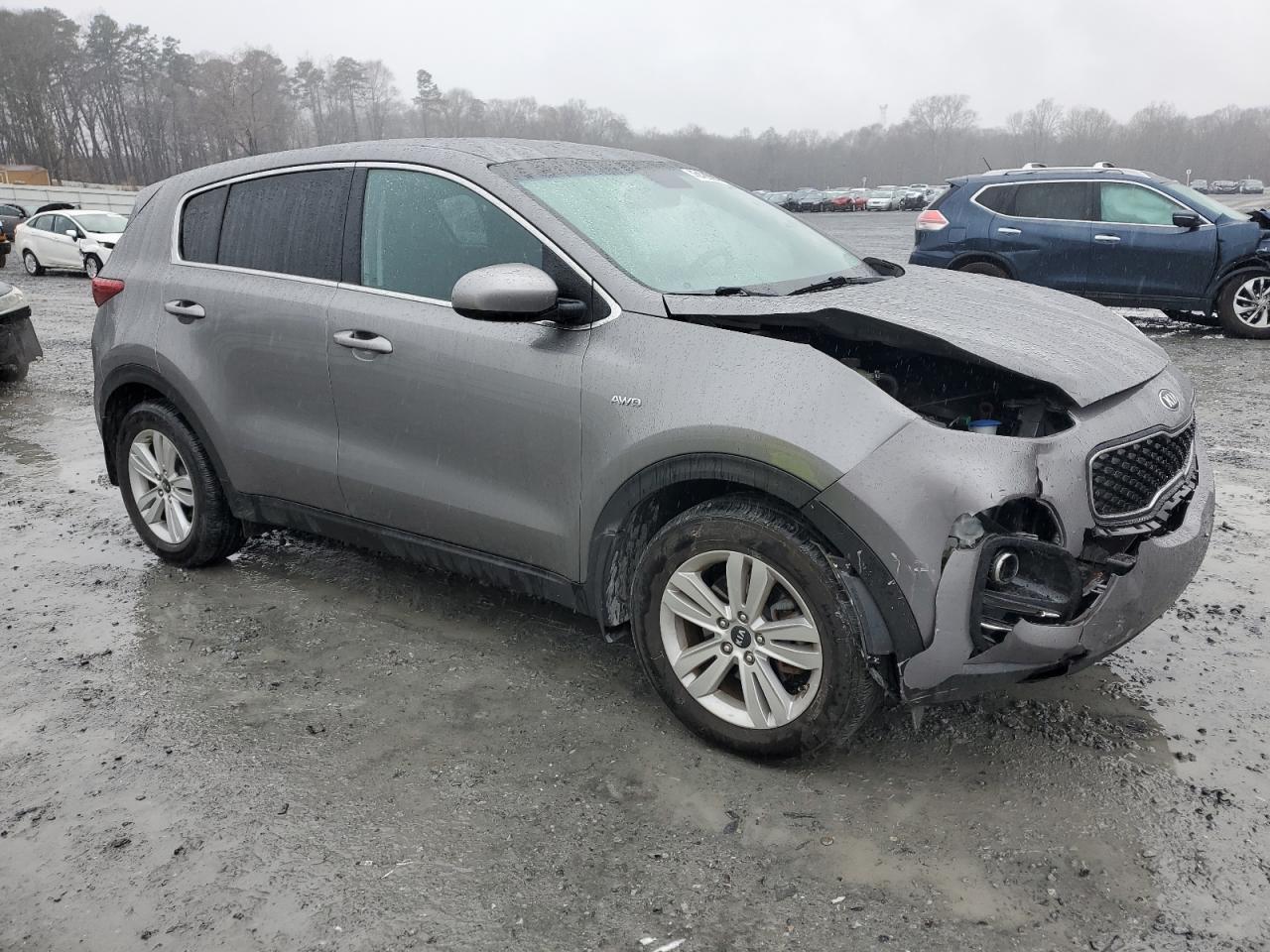 2017 KIA SPORTAGE L - Image 4