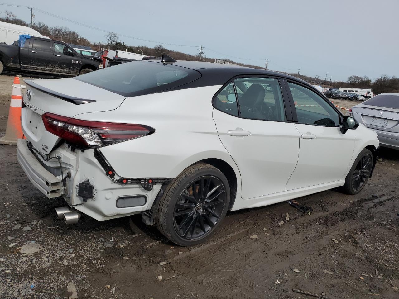 2021 TOYOTA CAMRY XSE - Фото 3