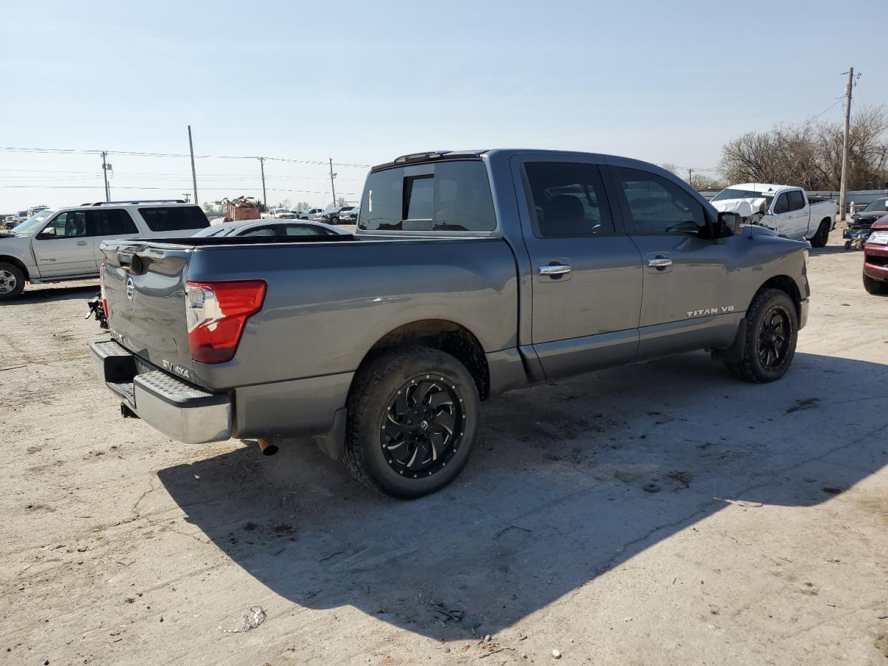 2018 NISSAN TITAN S - Фото 3