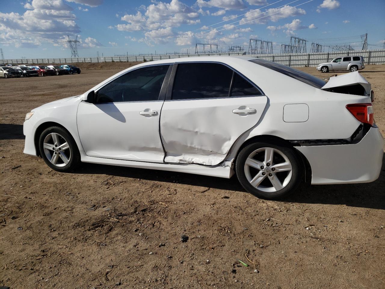 2013 TOYOTA CAMRY L - Фото 2
