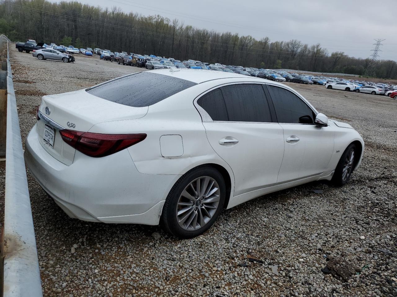 2018 INFINITI Q50 LUXE - Фото 3