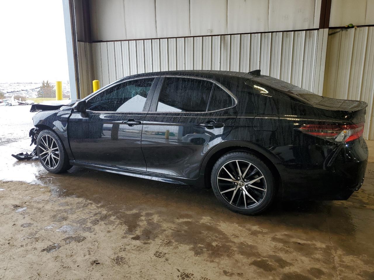 2021 TOYOTA CAMRY SE - Image 2