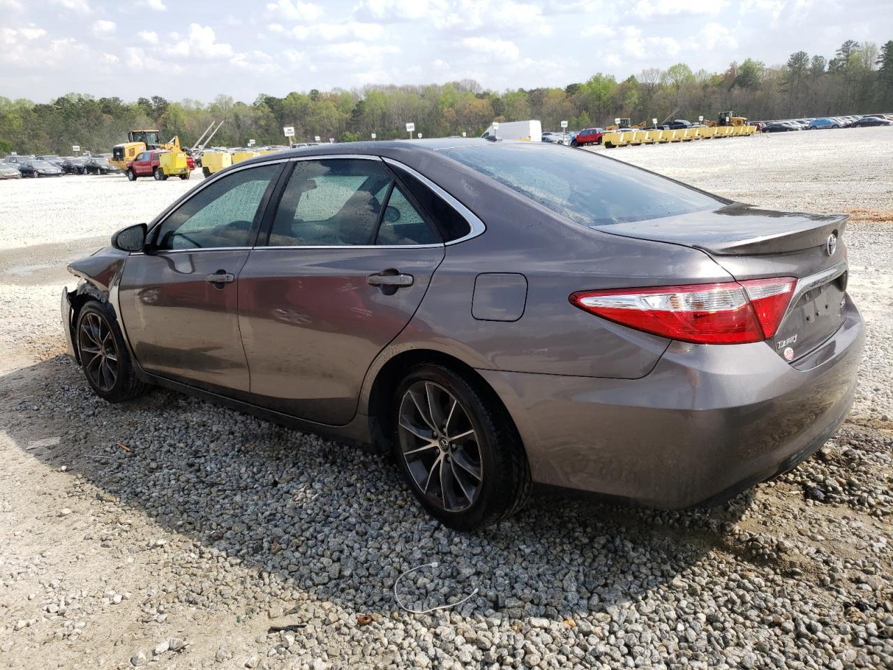 2015 TOYOTA CAMRY LE - Image 2