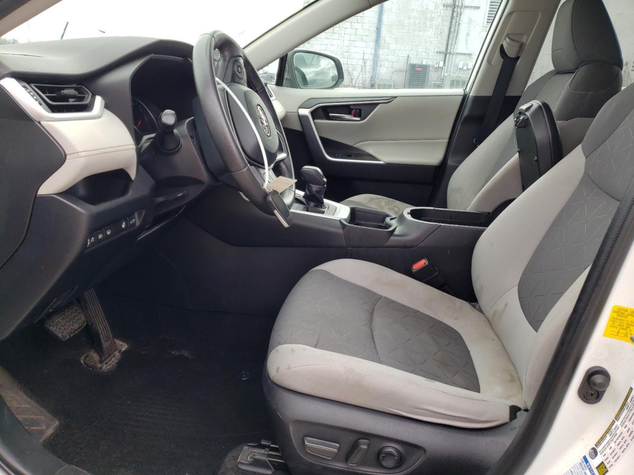 2020 TOYOTA RAV4 XLE - Image 7