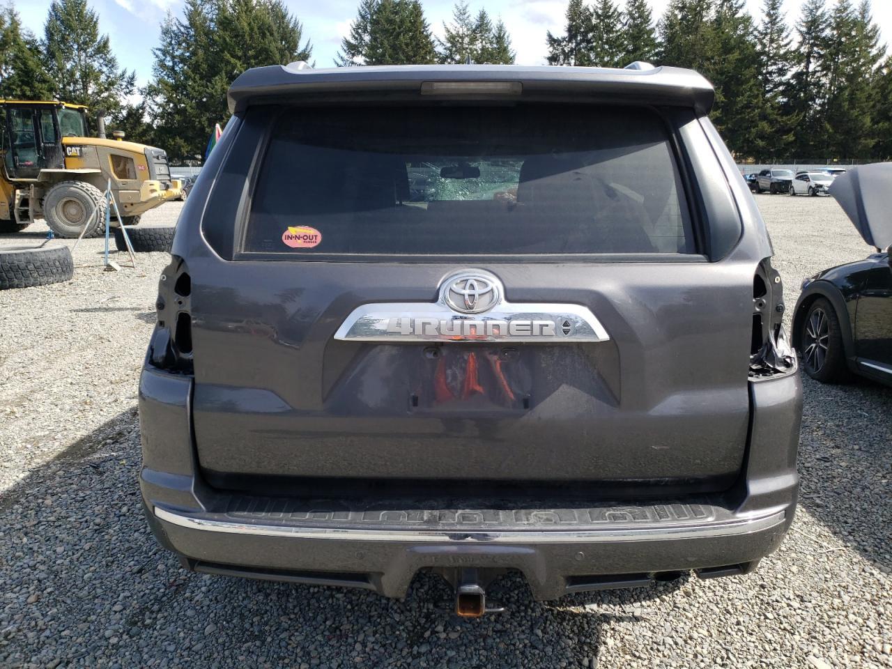 2017 TOYOTA 4RUNNER SR - Image 6