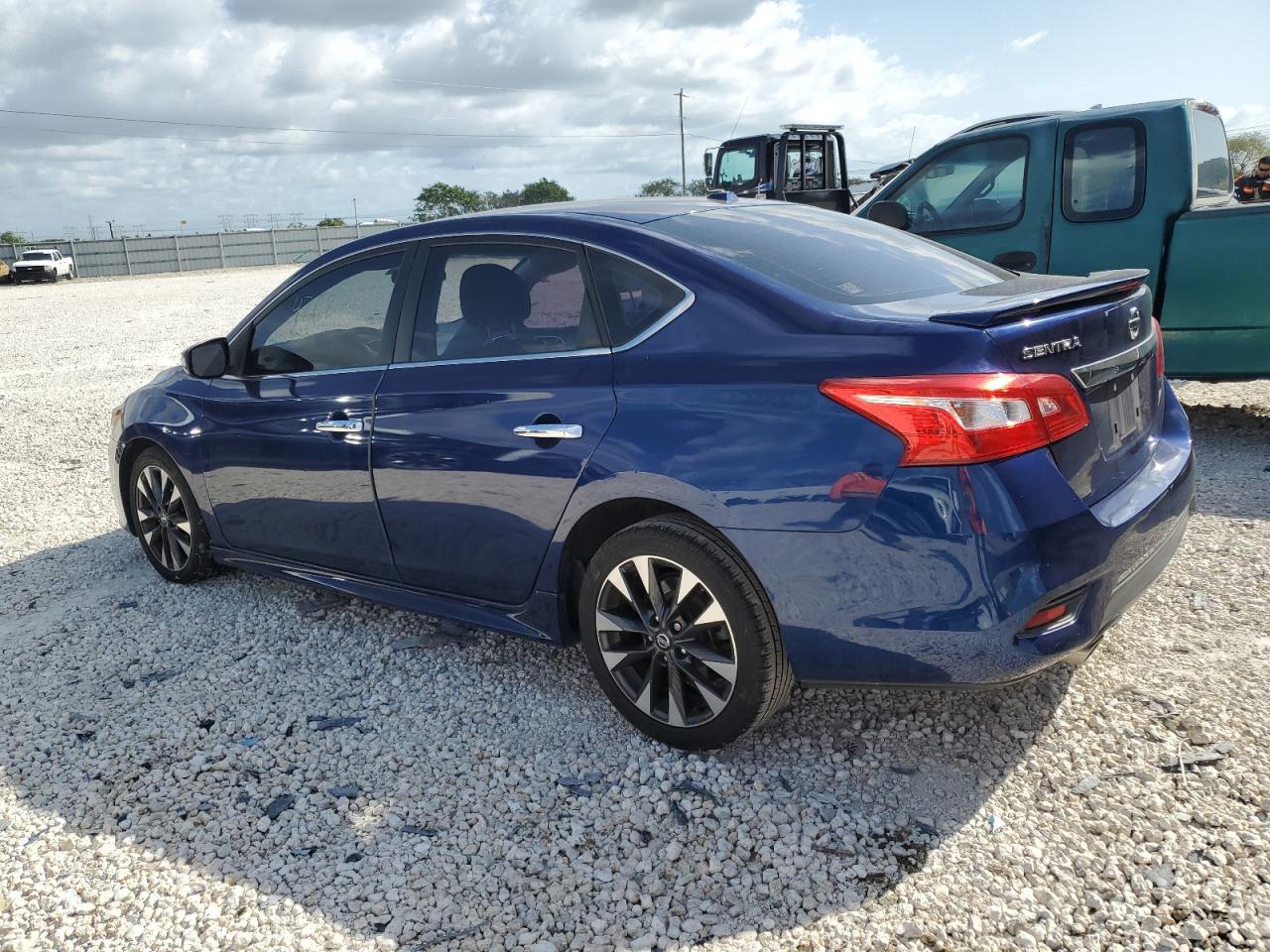 2017 NISSAN SENTRA S - Фото 2