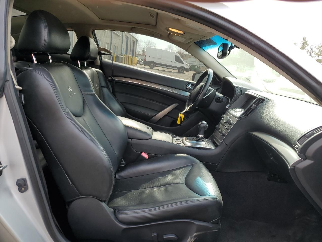 2011 INFINITI G37 - Фото 7