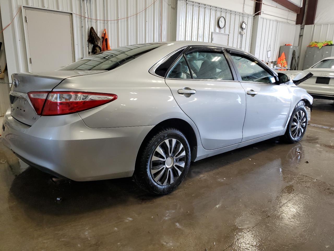 2017 TOYOTA CAMRY LE - Image 3
