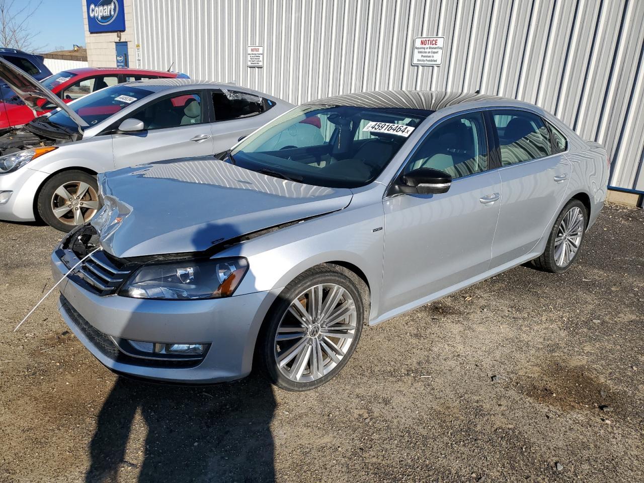 2015 VOLKSWAGEN PASSAT SE