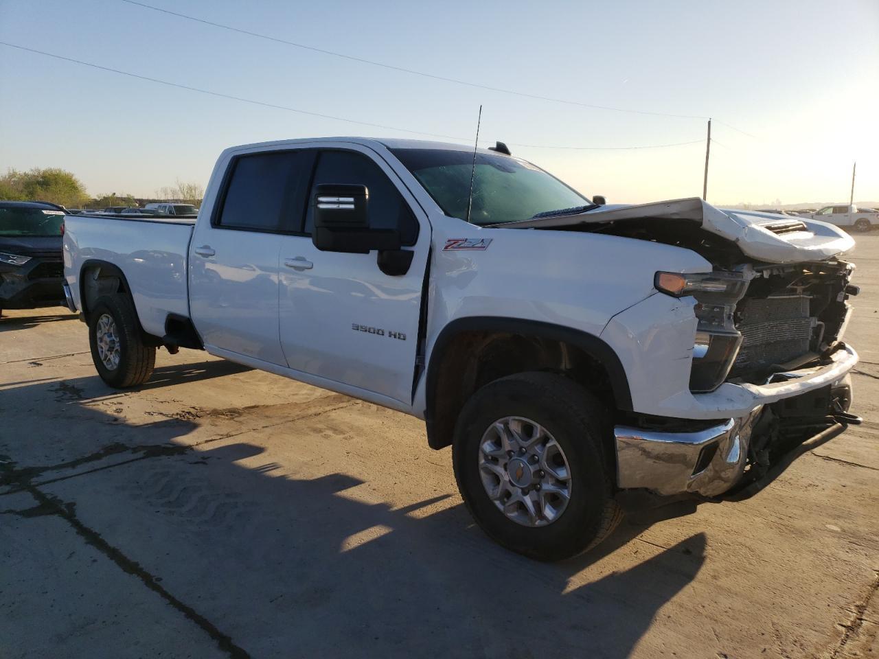 2024 CHEVROLET SILVERADO - Image 4