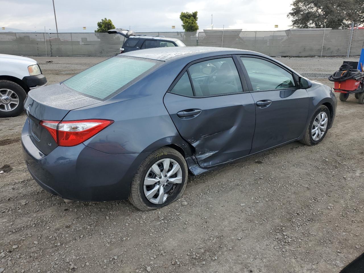 2015 TOYOTA COROLLA L - Фото 3