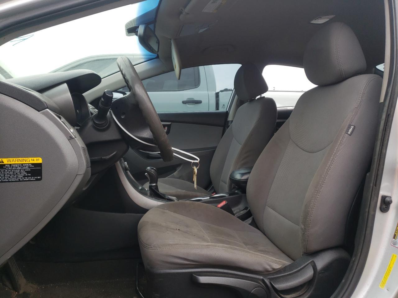 2015 HYUNDAI ELANTRA SE - Image 7