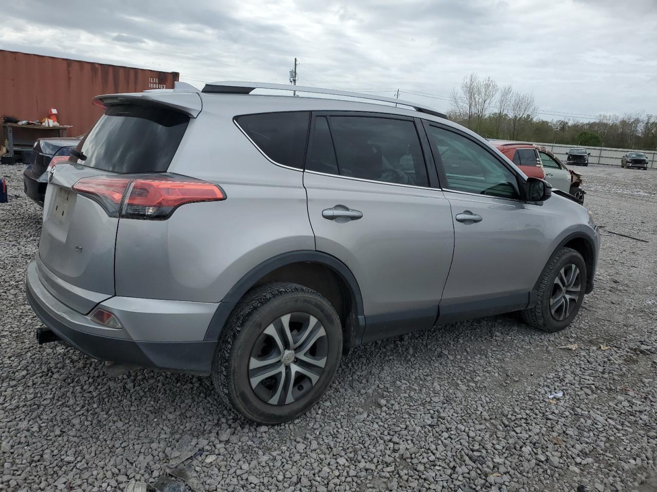 2016 TOYOTA RAV4 LE - Фото 3