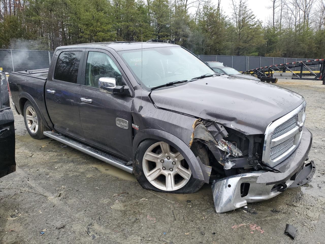 2015 RAM 1500 LONGH - Фото 4