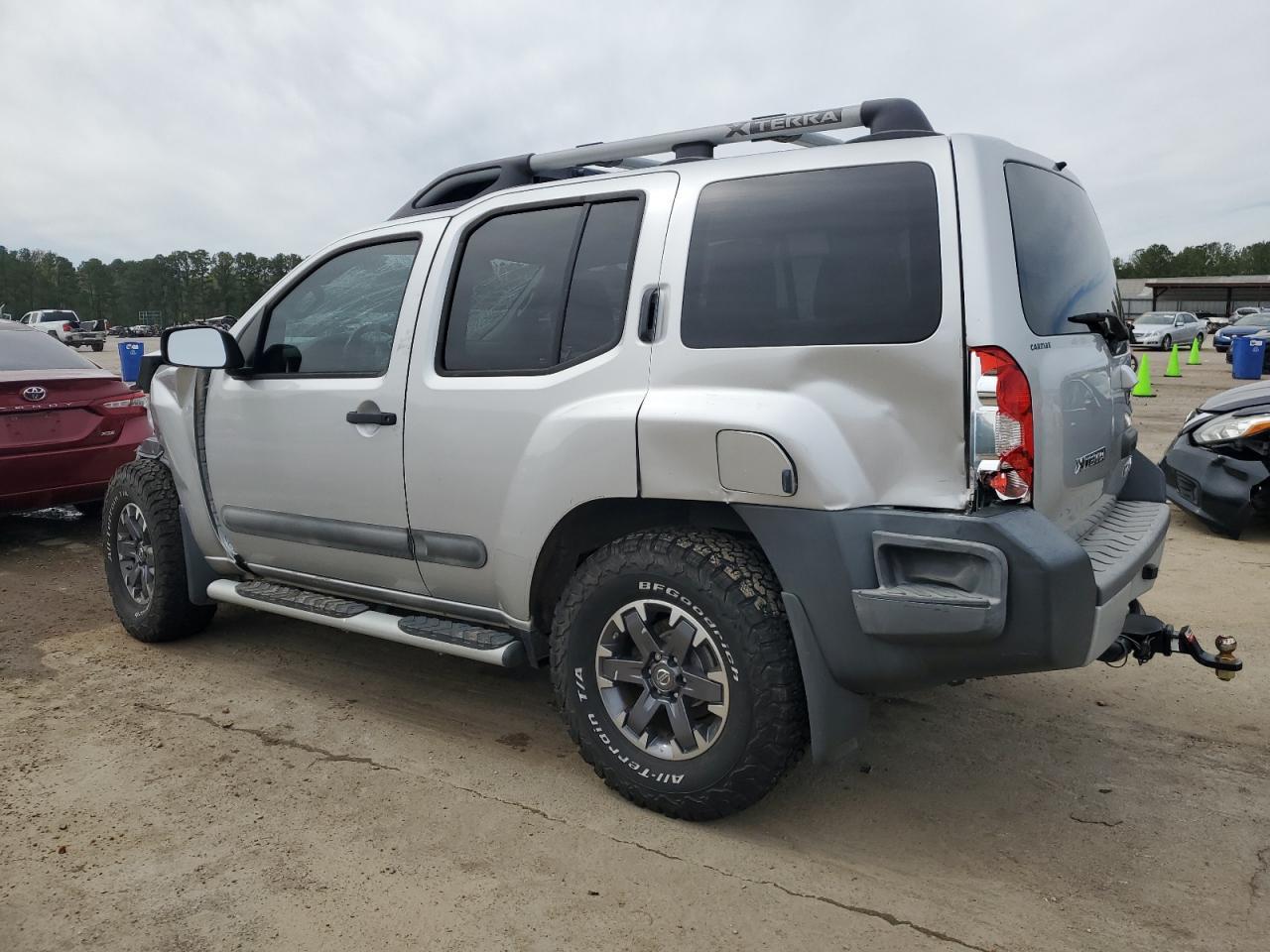 2014 NISSAN XTERRA X - Image 2