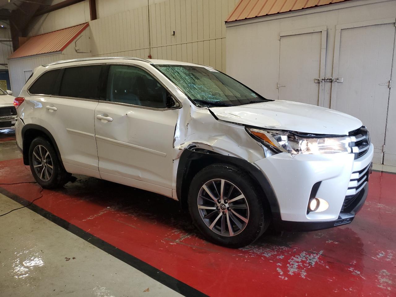 2018 TOYOTA HIGHLANDER - Image 4