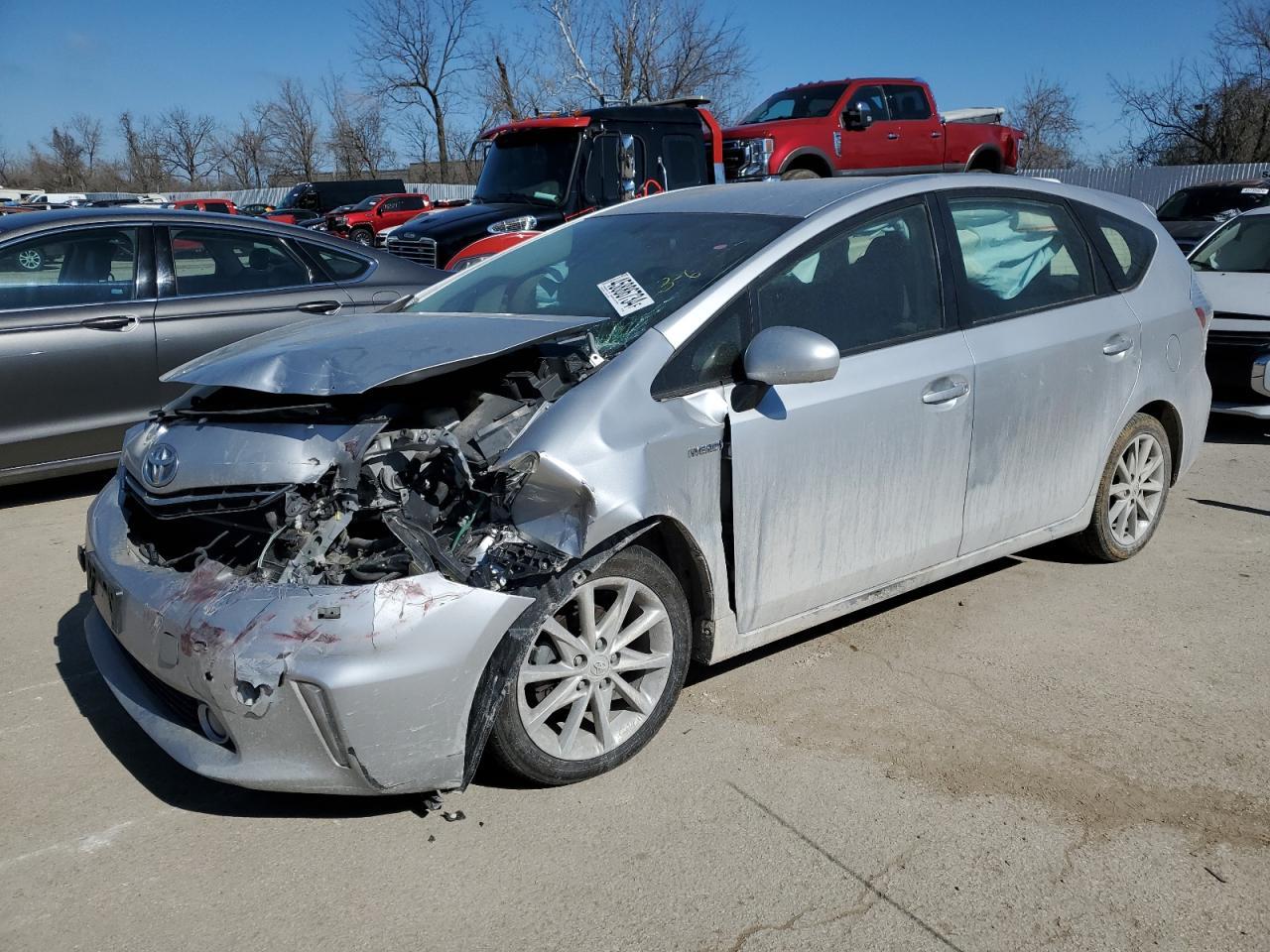 2013 TOYOTA PRIUS V car image