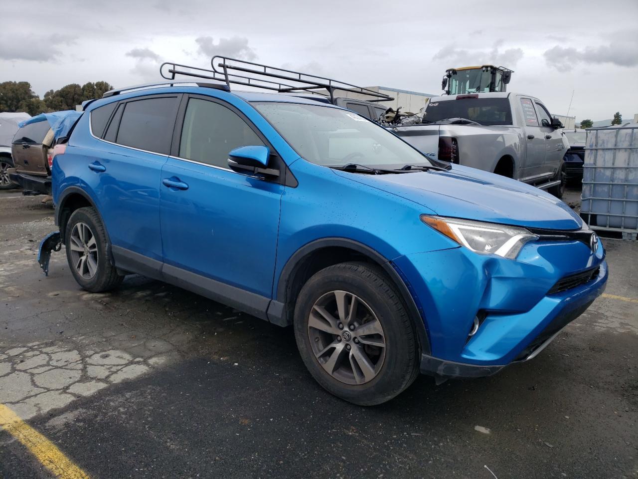2016 TOYOTA RAV4 XLE - Image 4