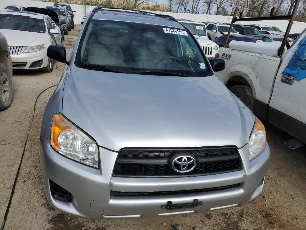 2011 TOYOTA RAV4 - Image 5