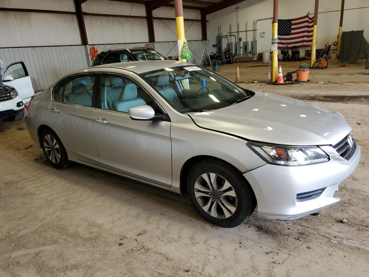 2014 HONDA ACCORD LX - Image 4