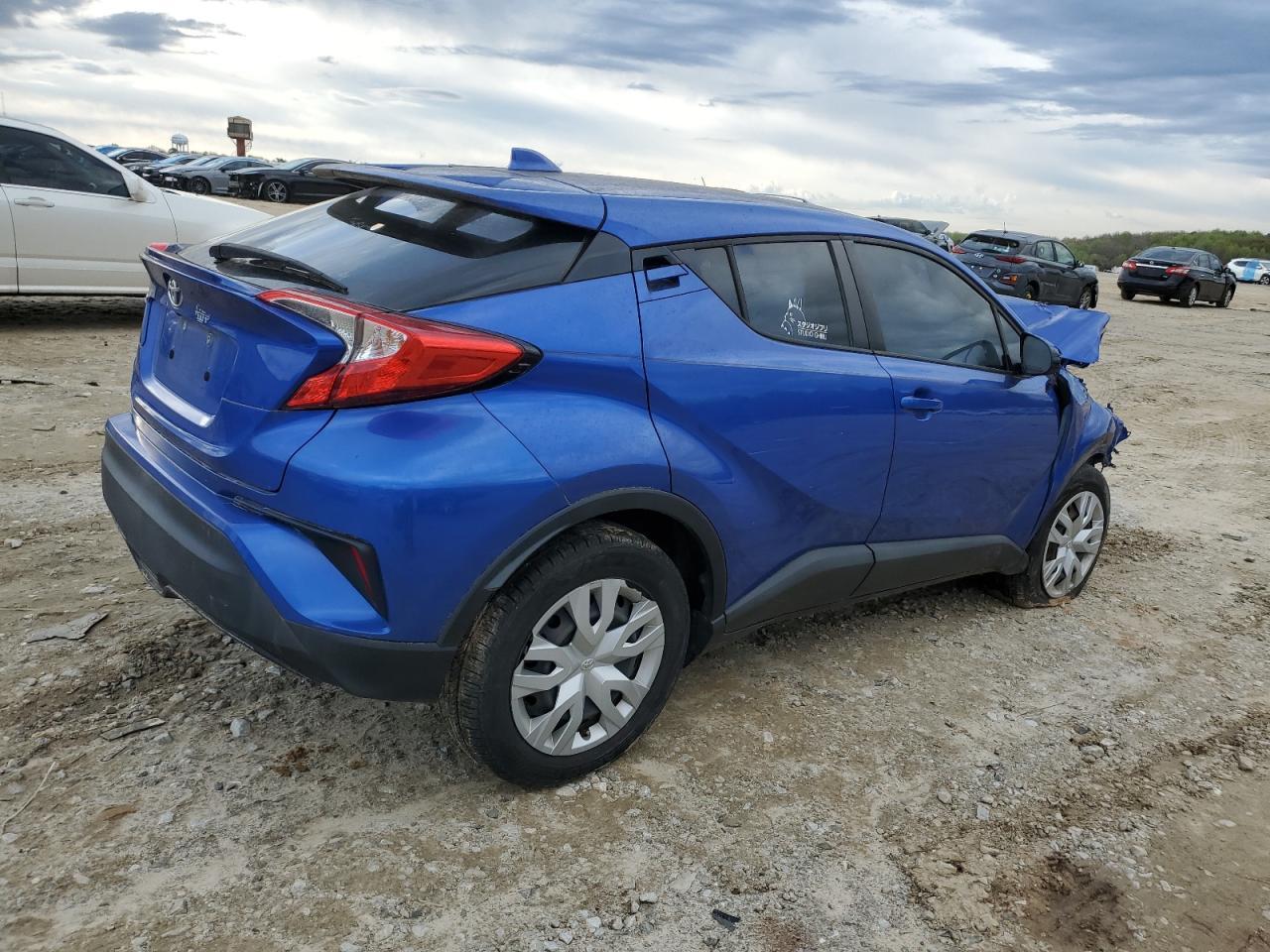 2019 TOYOTA C-HR XLE - Image 3