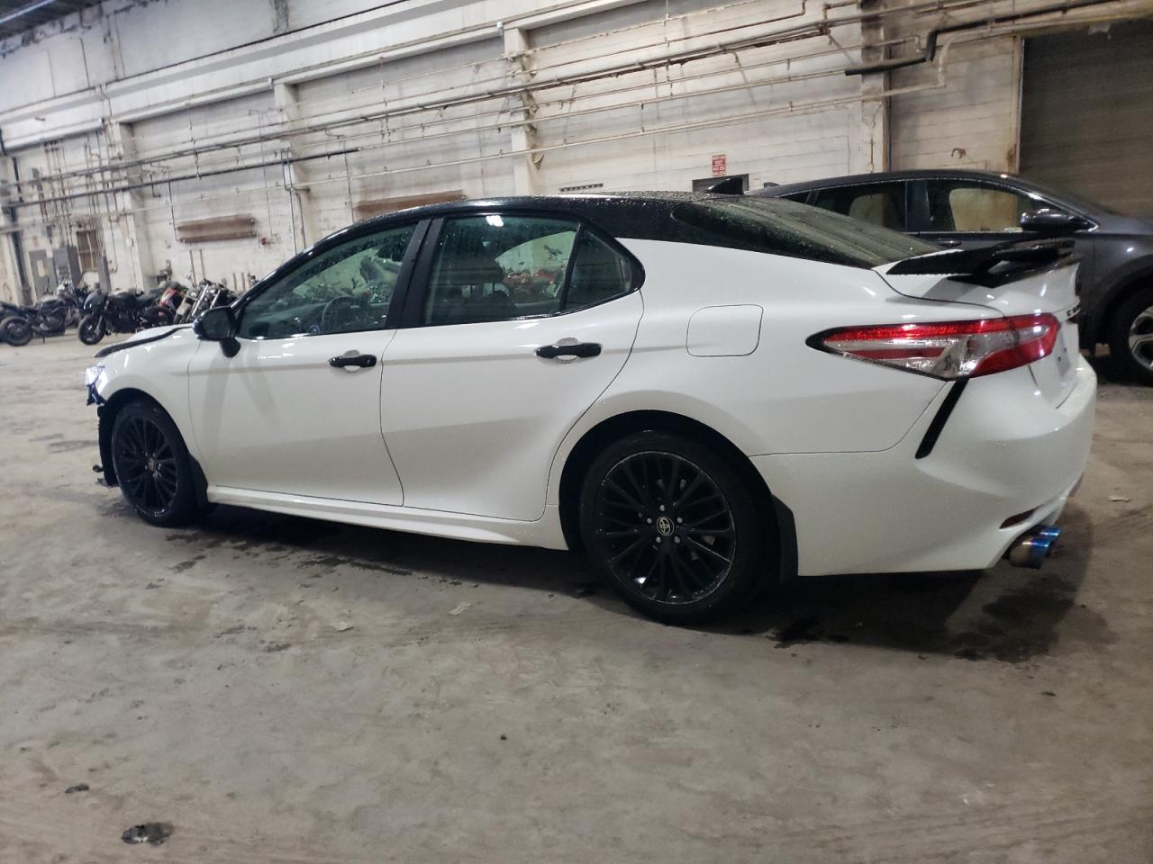 2020 TOYOTA CAMRY SE - Image 2
