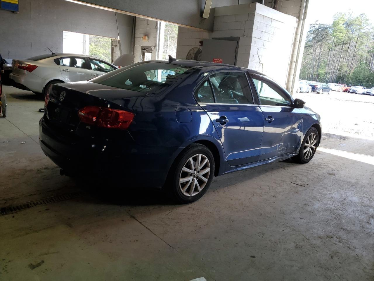 2014 VOLKSWAGEN JETTA SE - Image 3