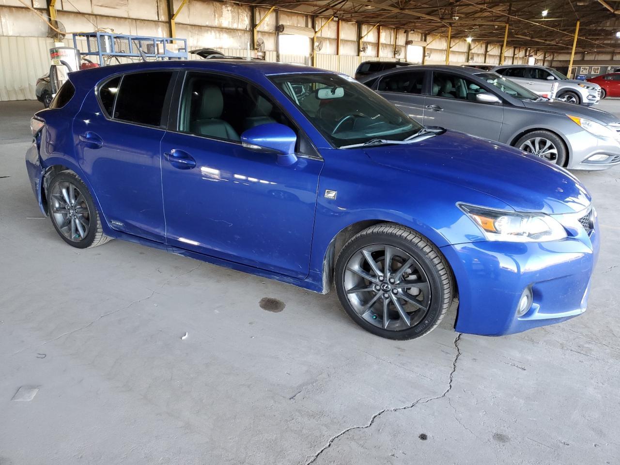 2013 LEXUS CT 200 - Image 4