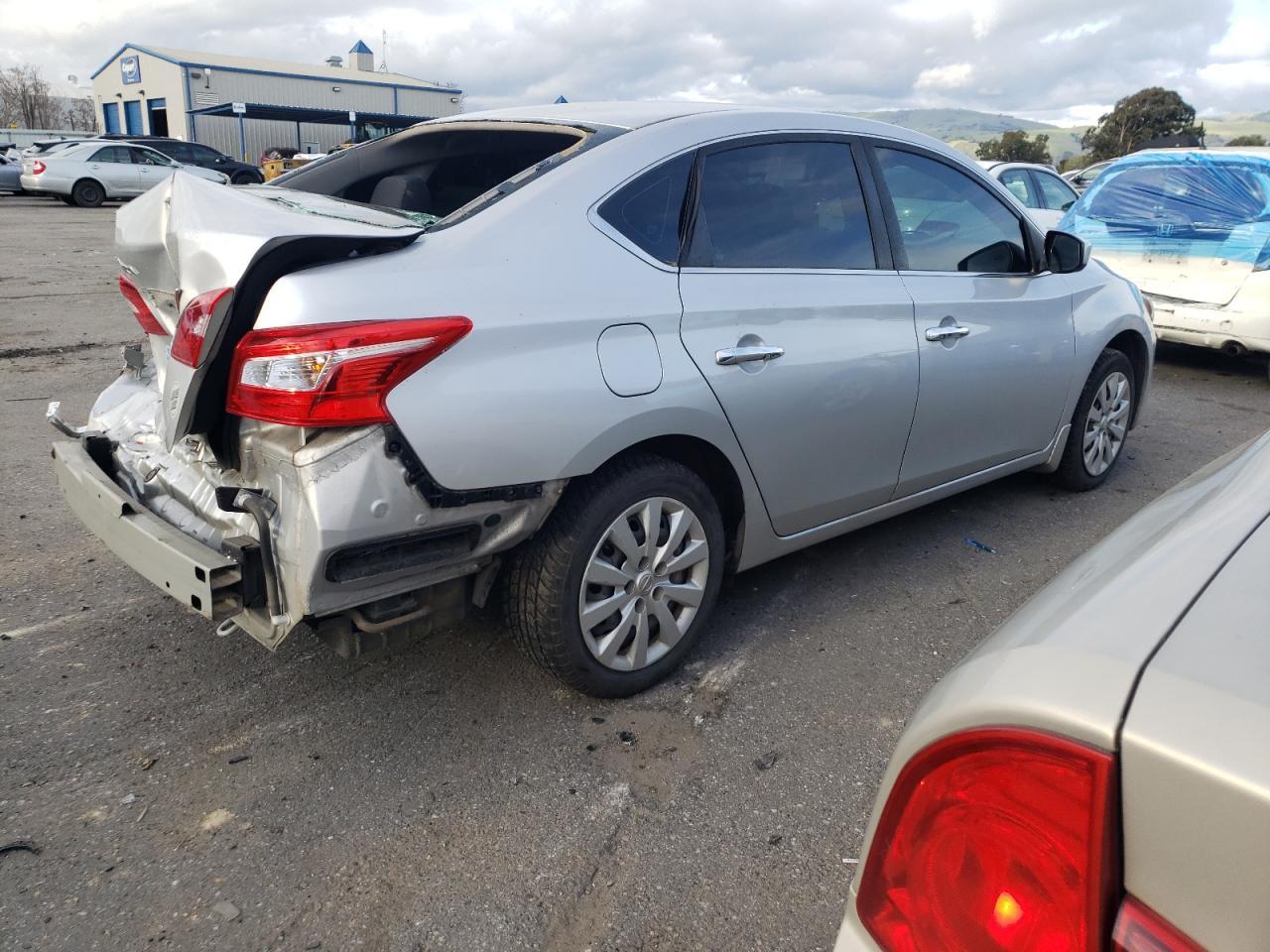 2017 NISSAN SENTRA S - Фото 3