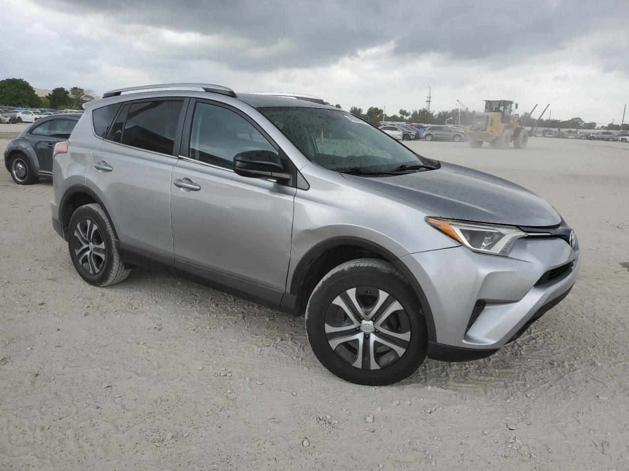 2016 TOYOTA RAV4 LE - Фото 4