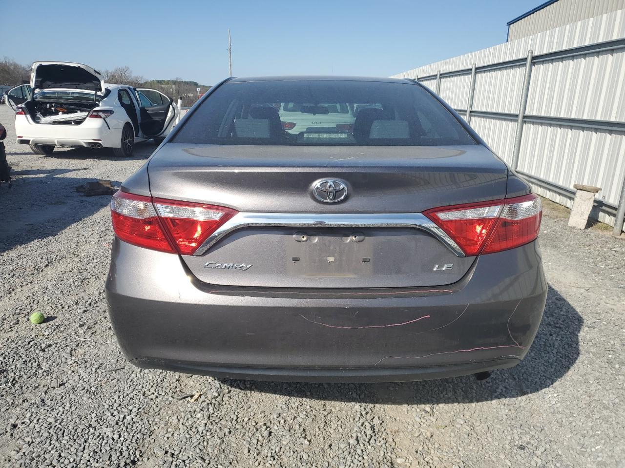 2016 TOYOTA CAMRY LE - Image 6