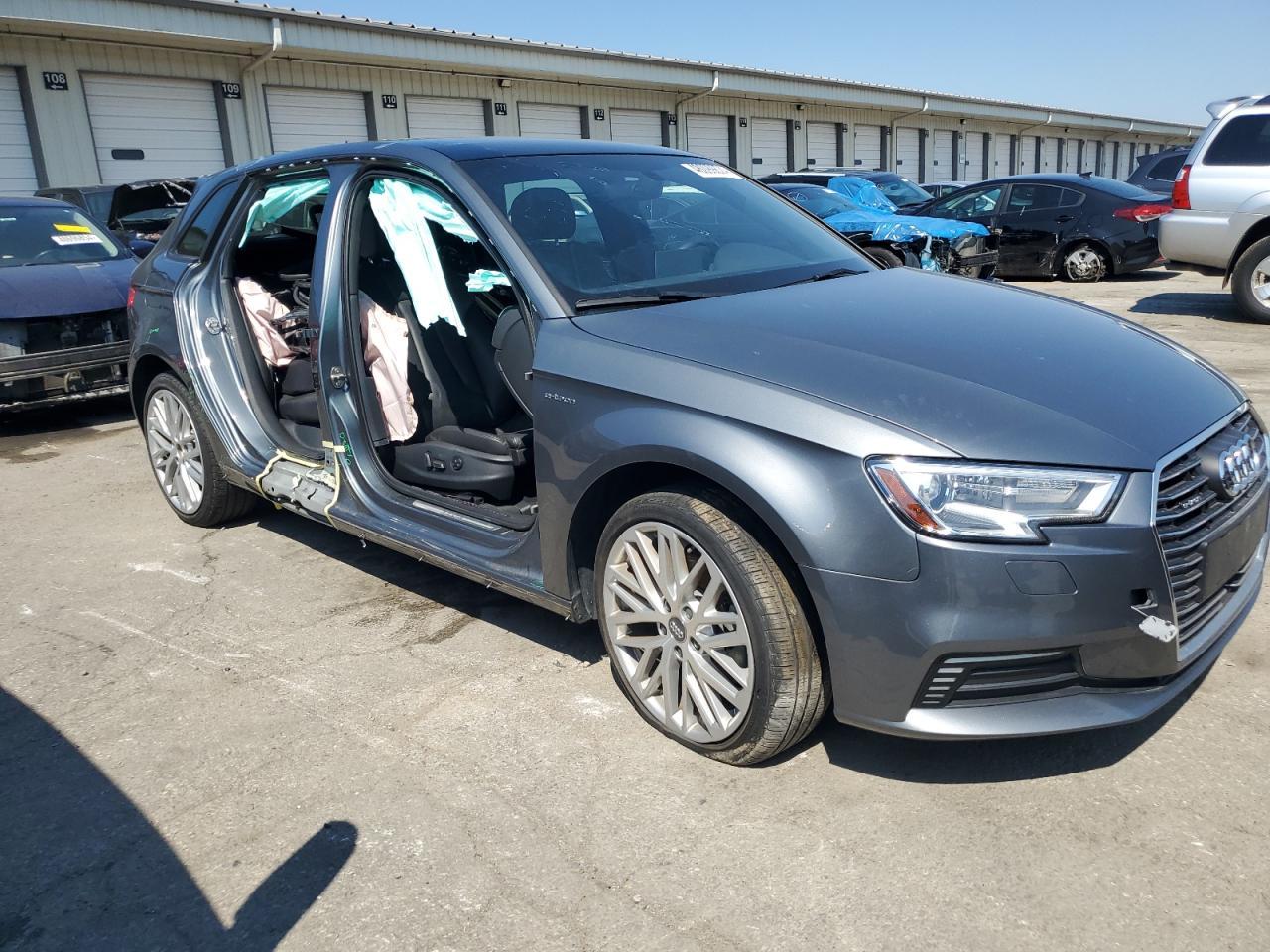 2018 AUDI A3 E-TRON - Фото 4