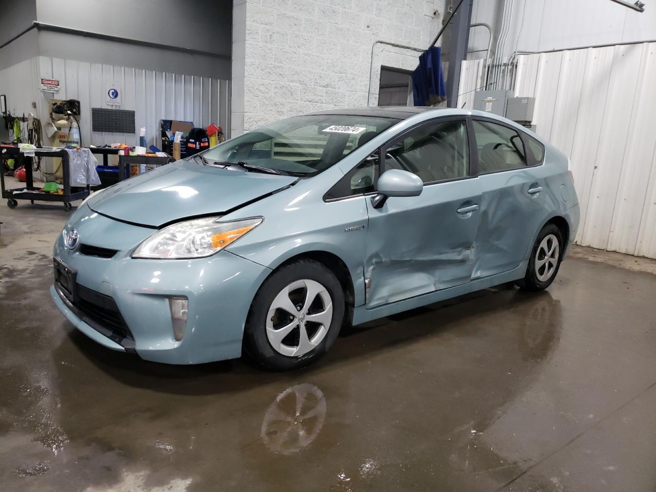 2014 TOYOTA PRIUS car image