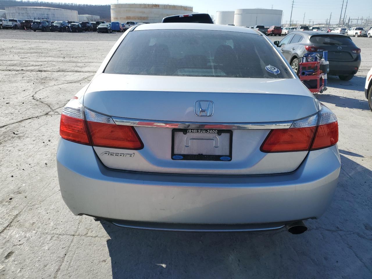 2014 HONDA ACCORD LX - Image 6