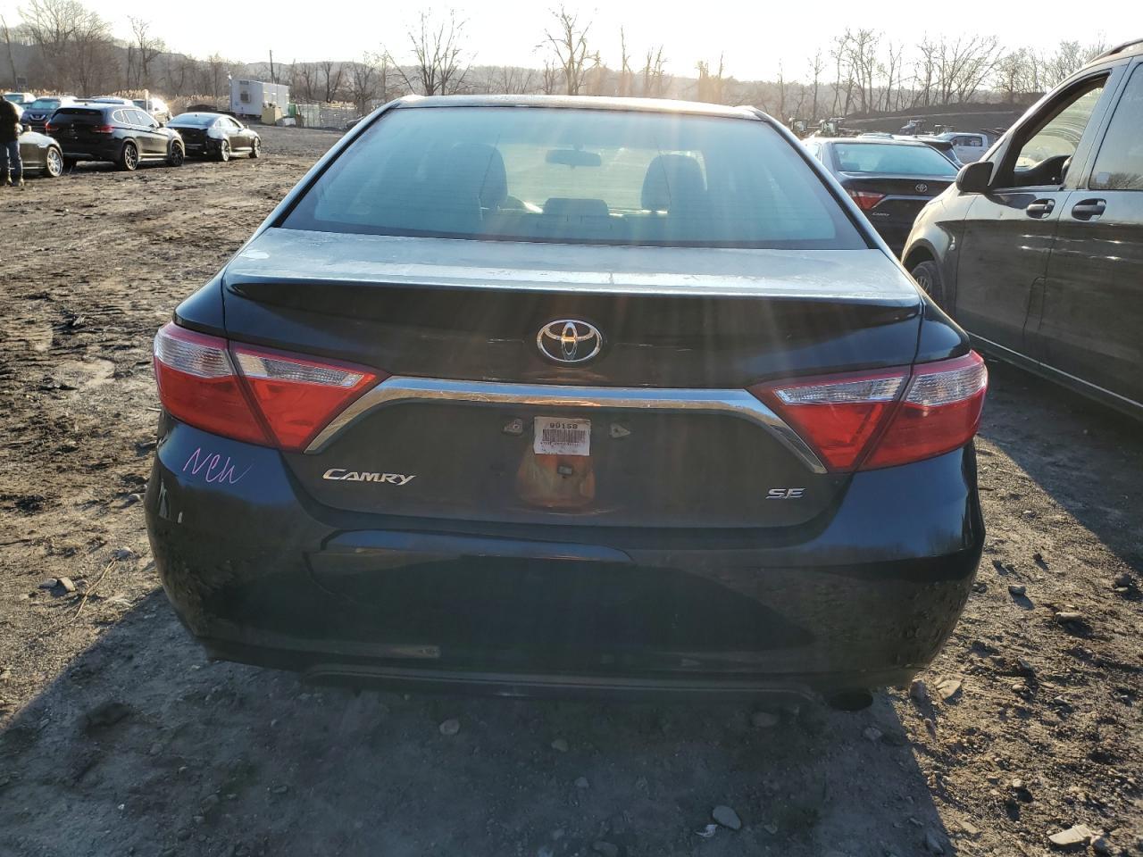 2017 TOYOTA CAMRY LE - Image 6
