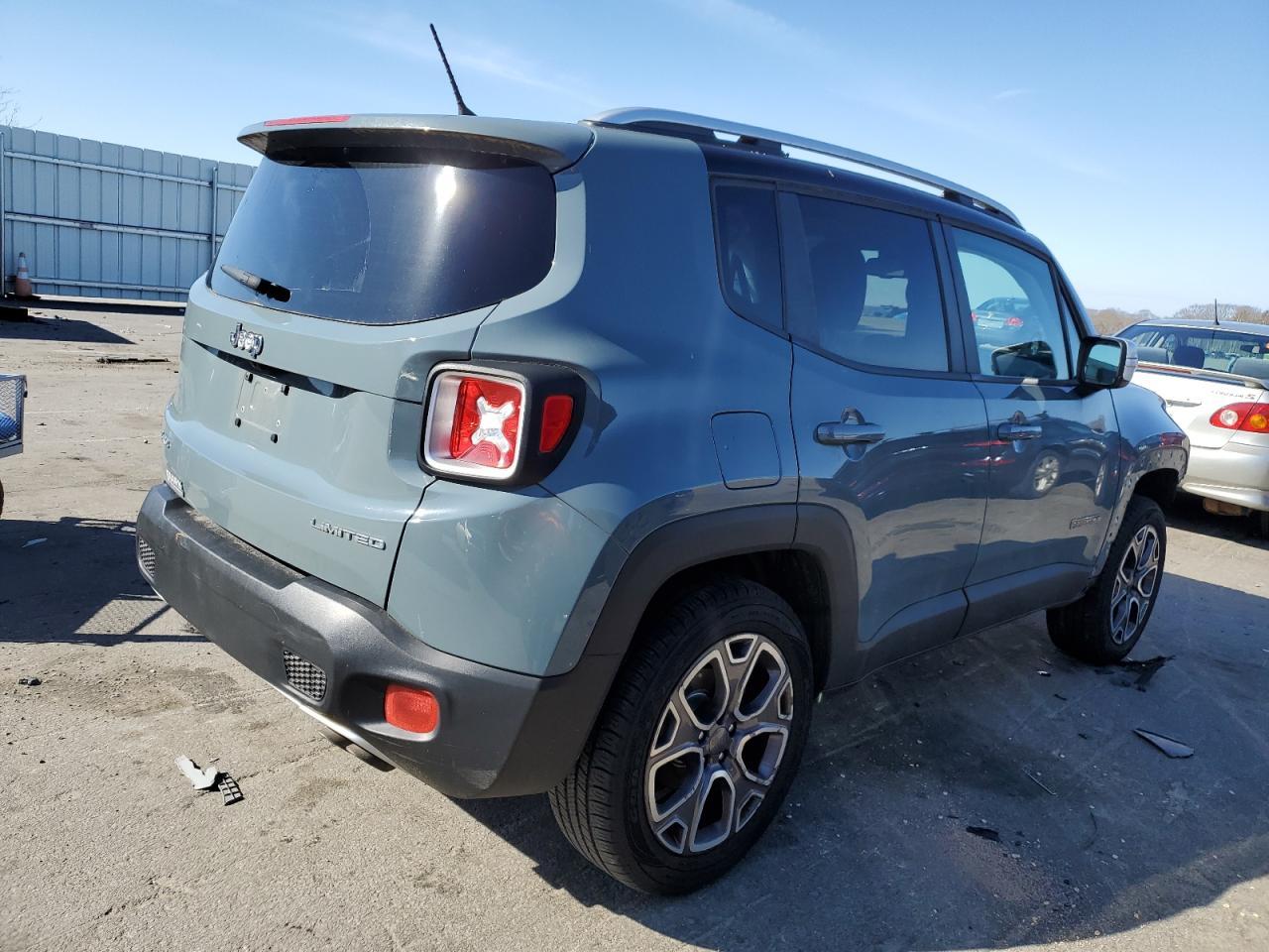 2017 JEEP RENEGADE L - Image 3