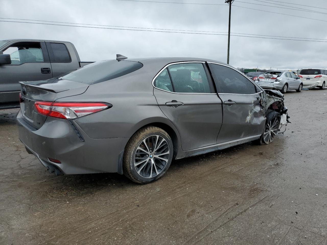 2020 TOYOTA CAMRY SE - Image 3