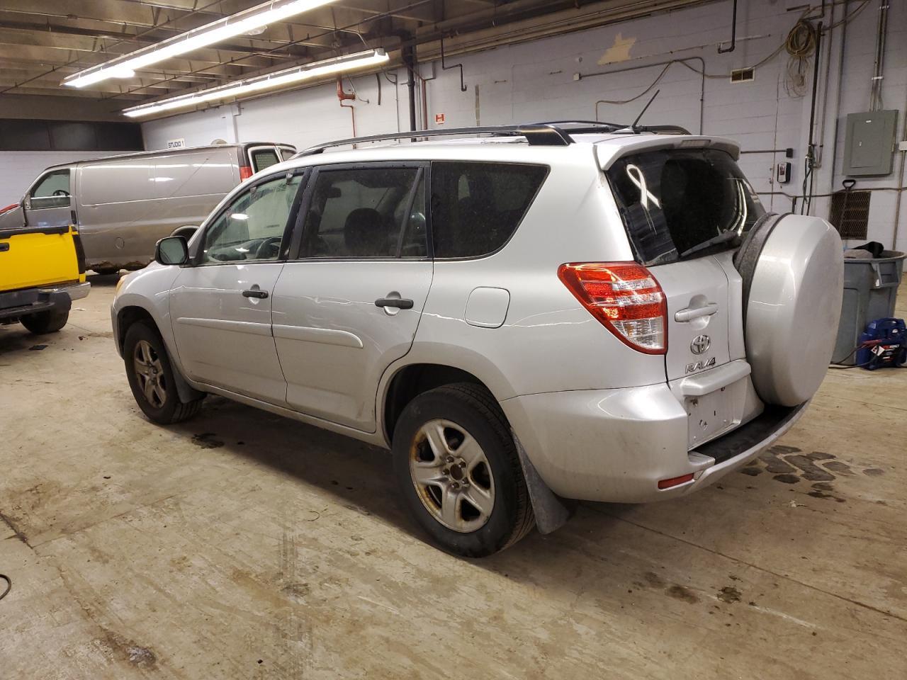 2011 TOYOTA RAV4 - Image 2