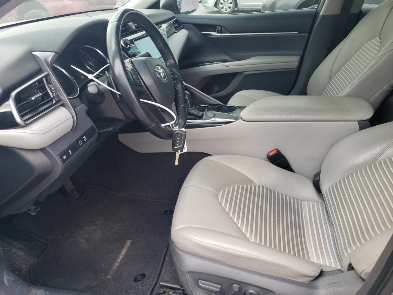 2020 TOYOTA CAMRY SE - Image 7