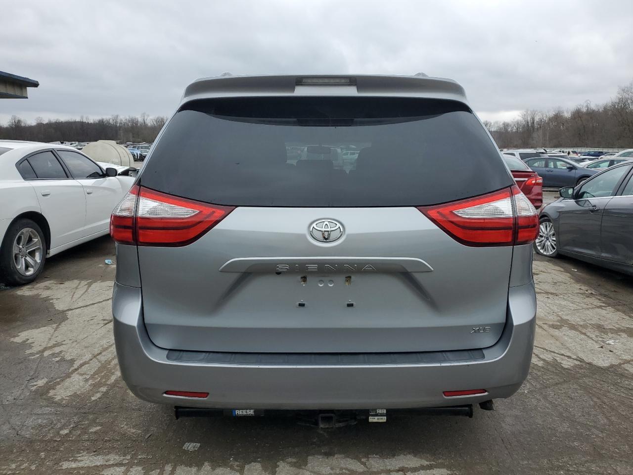 2015 TOYOTA SIENNA XLE - Фото 6