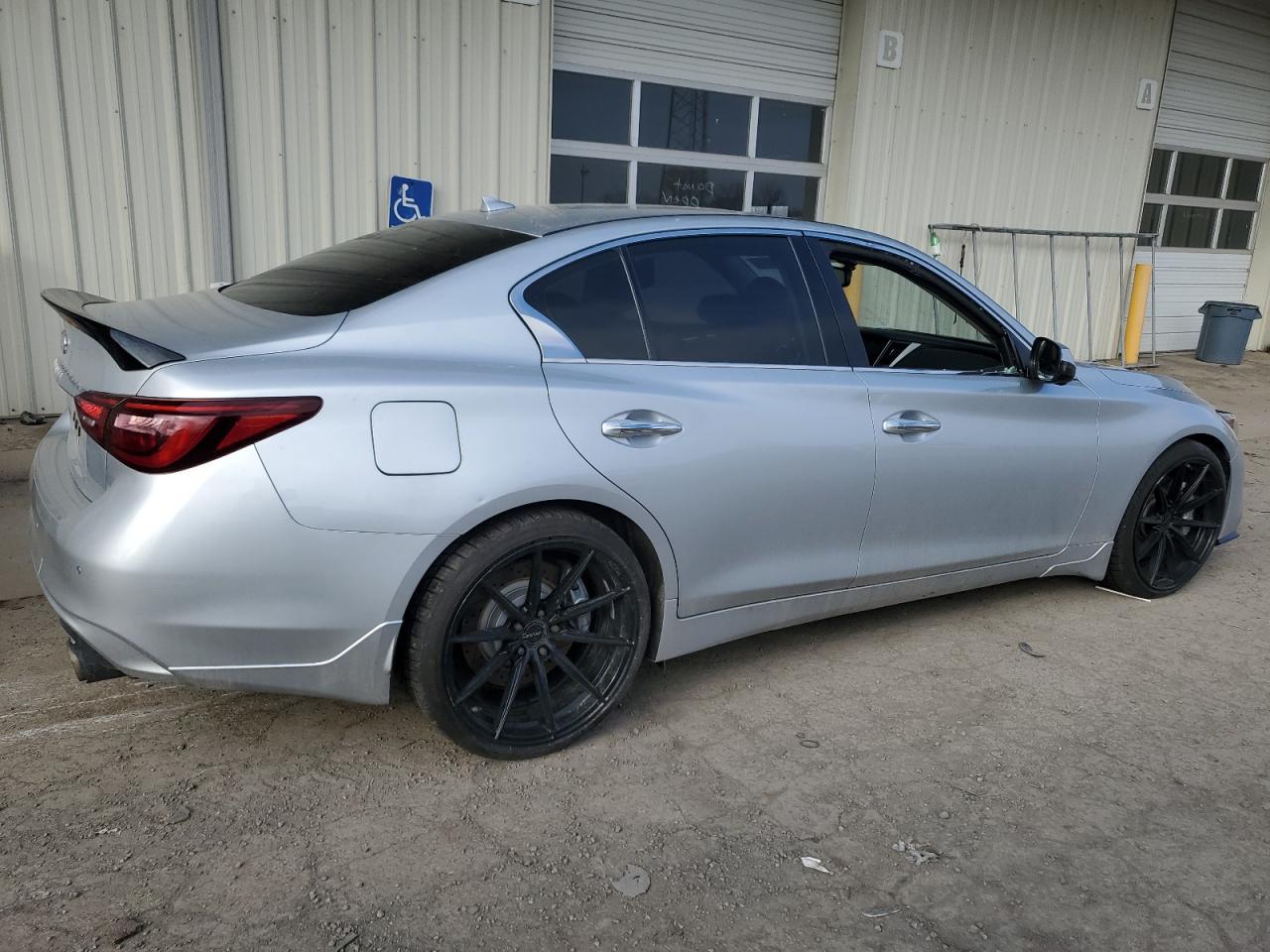 2018 INFINITI Q50 LUXE - Фото 3
