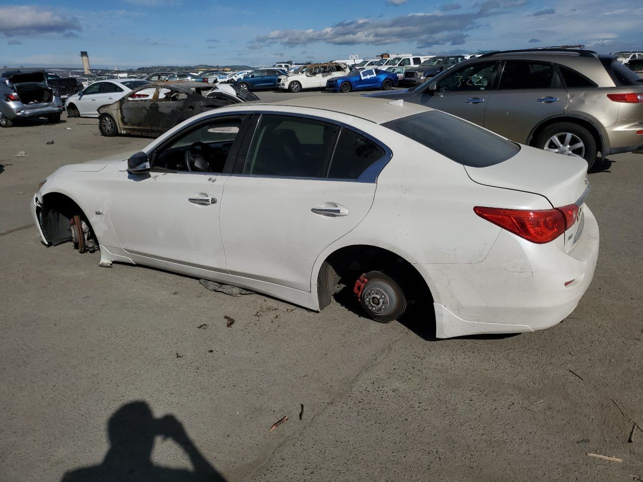 2016 INFINITI Q50 PREMIU - Фото 2