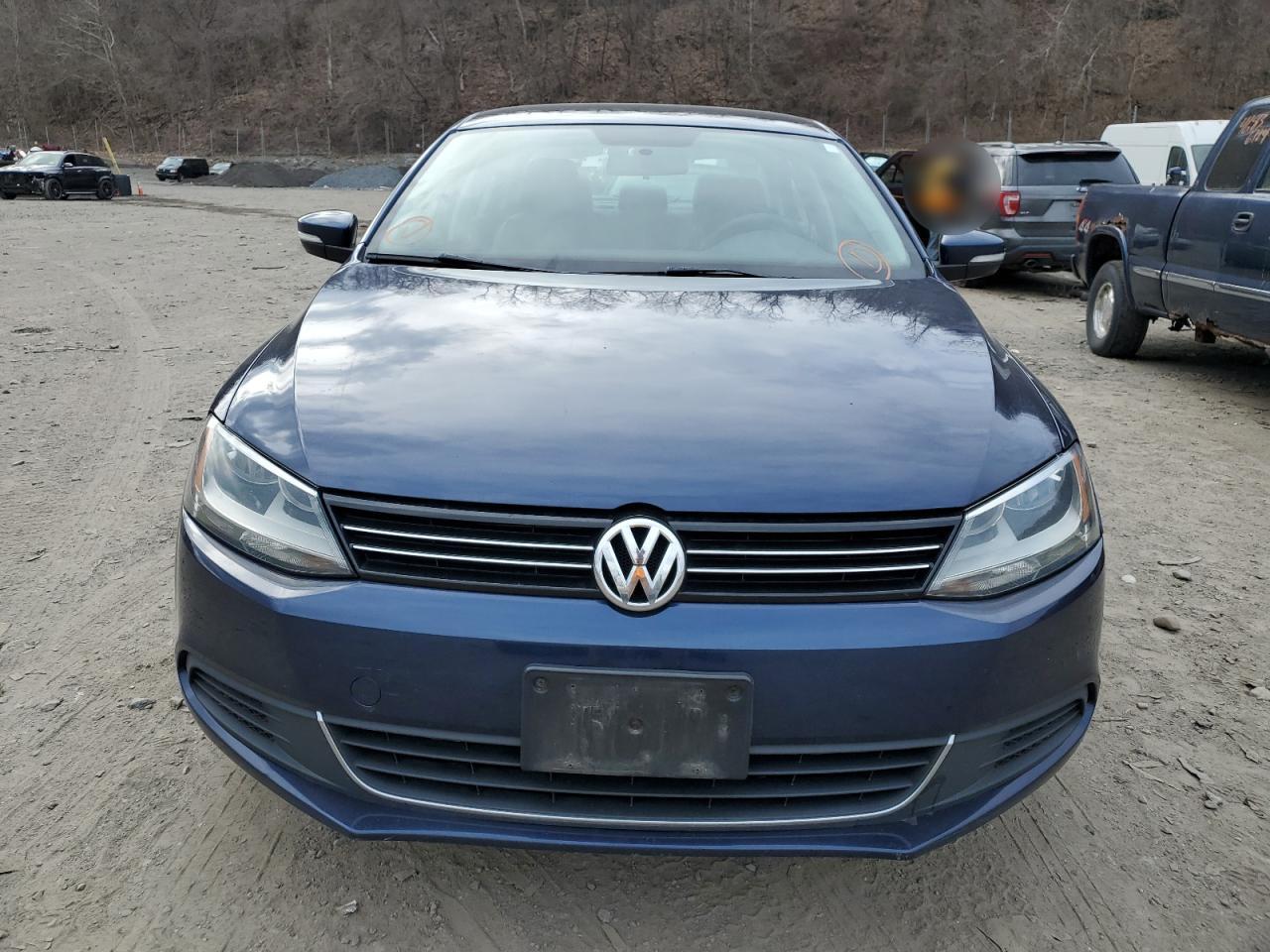 2014 VOLKSWAGEN JETTA SE - Image 5