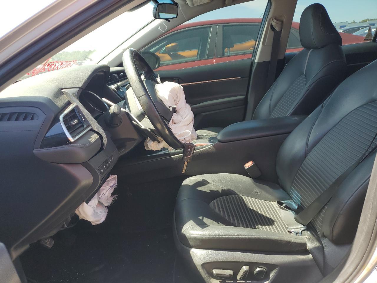 2018 TOYOTA CAMRY L - Фото 7