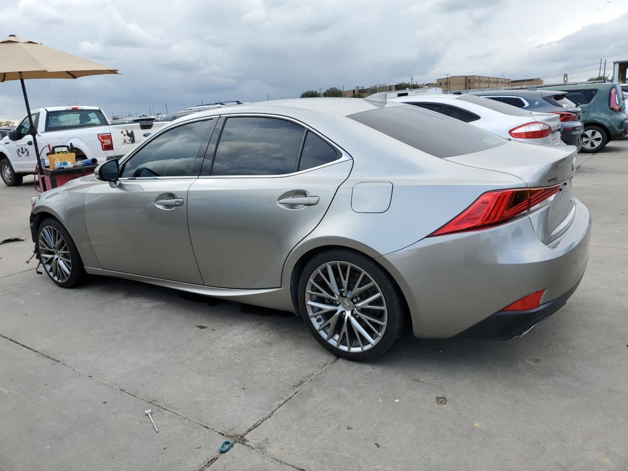 2017 LEXUS IS 200T - Фото 2