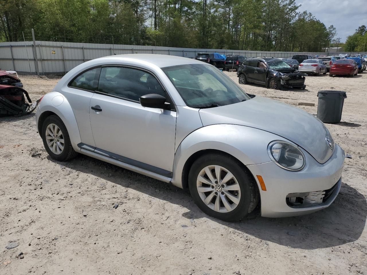 2014 VOLKSWAGEN BEETLE - Фото 4