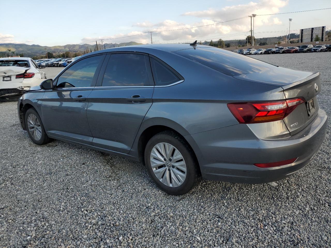 2019 VOLKSWAGEN JETTA S - Фото 2