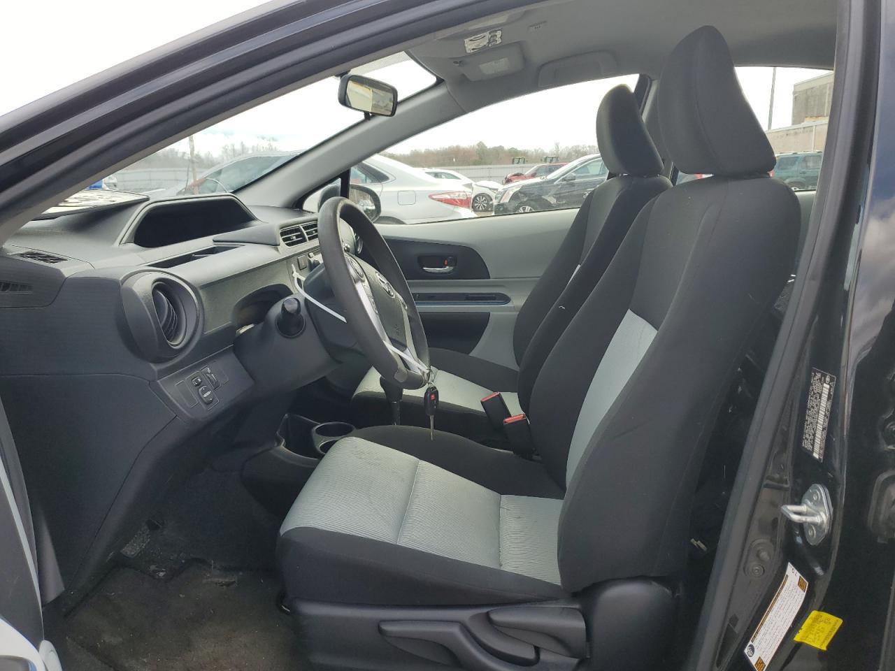 2013 TOYOTA PRIUS C - Фото 7