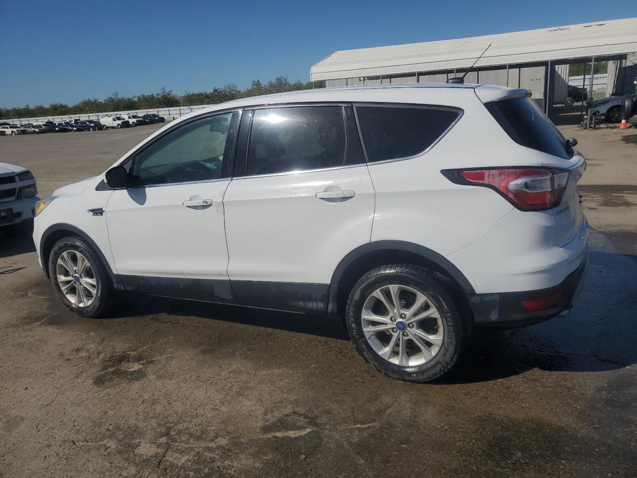 2017 FORD ESCAPE SE - Image 2