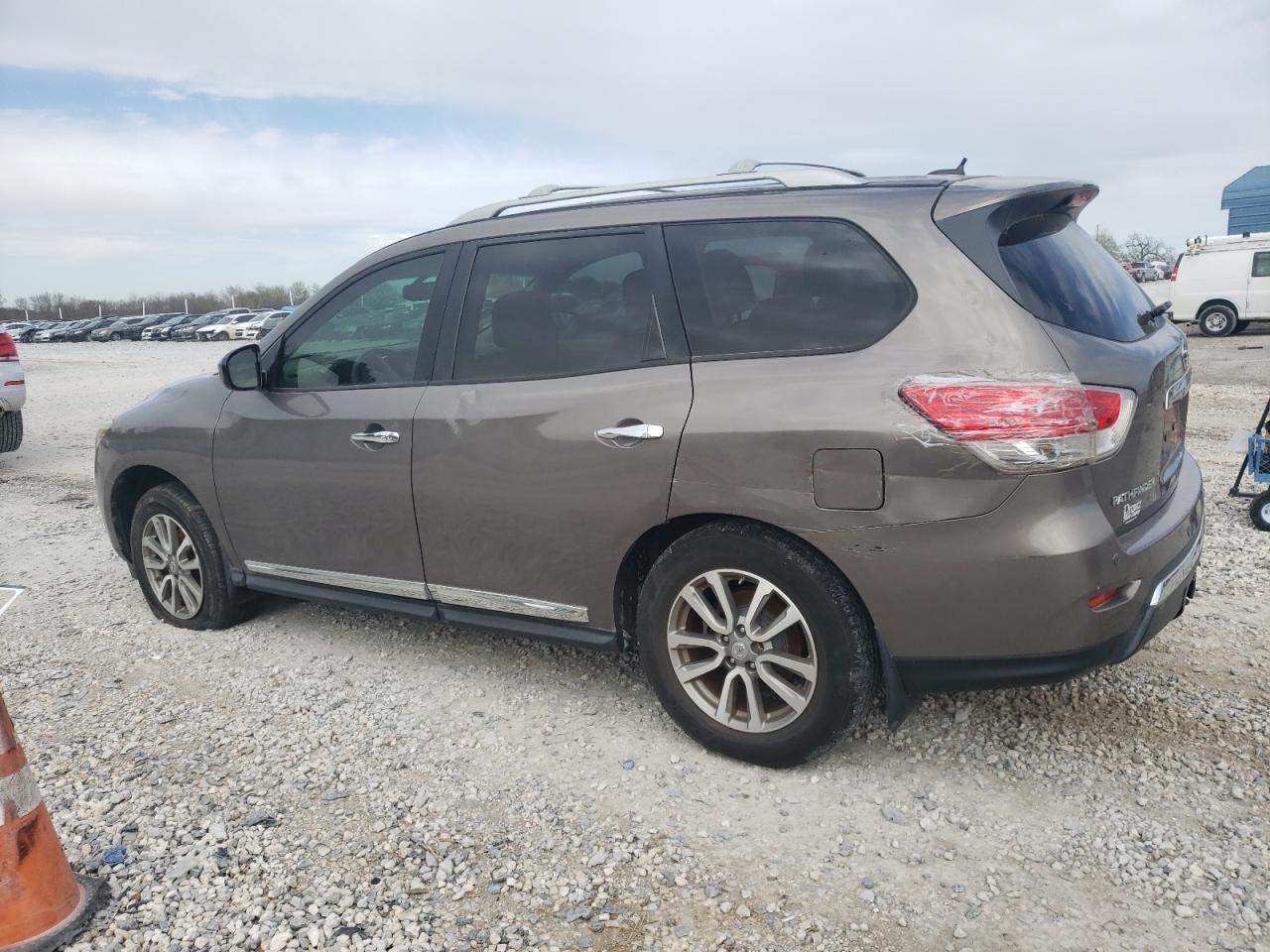 2013 NISSAN PATHFINDER - Image 2